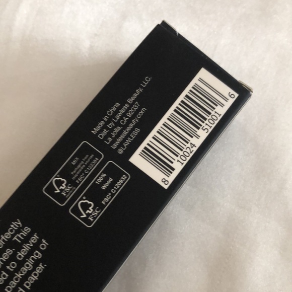 Lawless Make Me Blush Blush Brush Vegan & Cruelty Free Full Size NIB - Picture 4 of 12